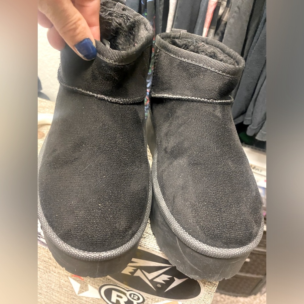 Black ugg style Winter fur lined suede Platform boots (fuggs)